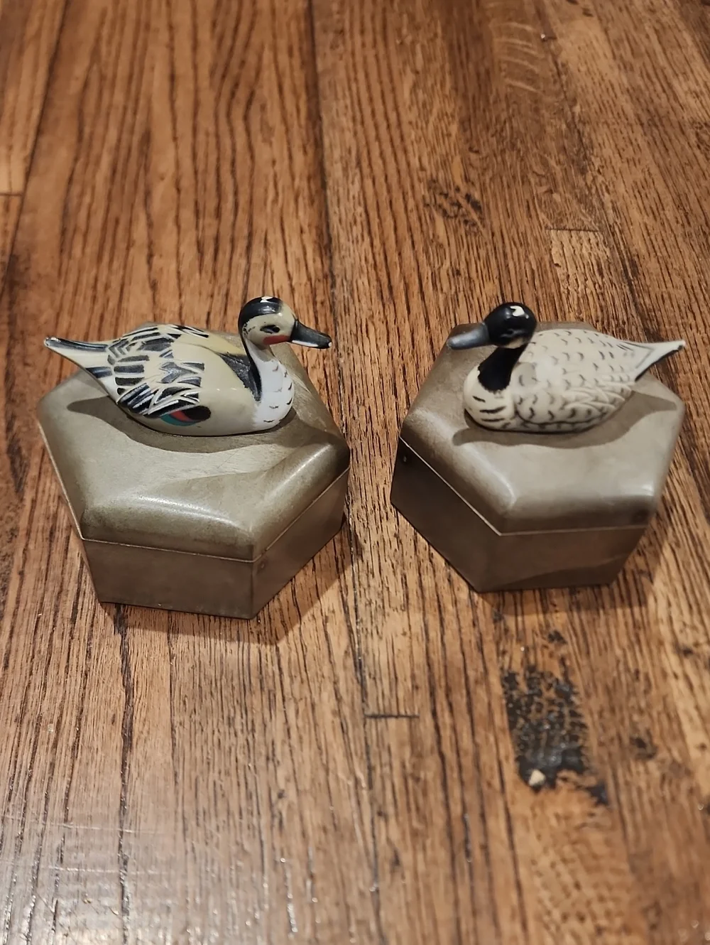 Trinket Box Hexagon Shaped Goose / Duck Vintage 1980s Hong Kong